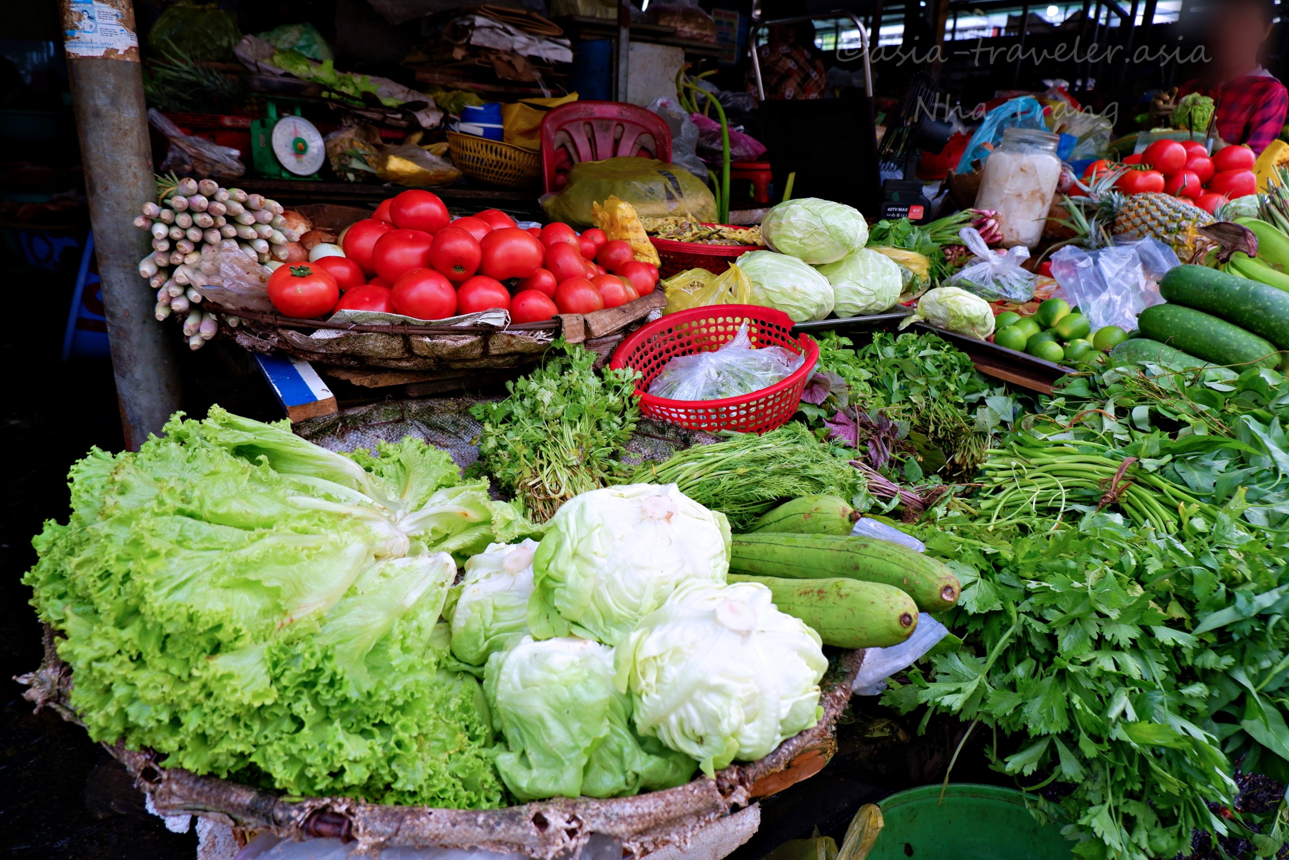 ニャチャン・ソムモイ市場の新鮮野菜売り場